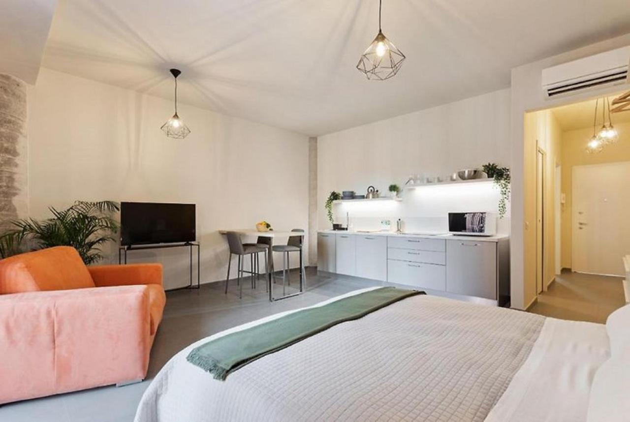 Etna Suite Design Apartments Катания Екстериор снимка